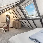 Entire 2 Bedroom In Whitby