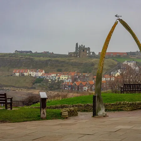 Entire 2 Bedroom In Сasa de vacaciones