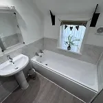 Casa vacanze Entire 2 Bedroom In *