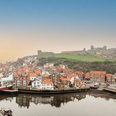 Entire 2 Bedroom In Semesterbostad Whitby