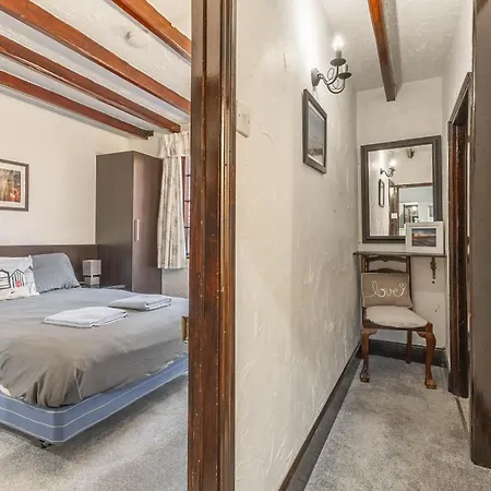 Entire 2 Bedroom In